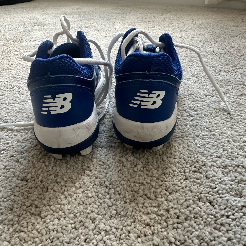 New Balance Blue and White football cleats. - Picture 6 of 8